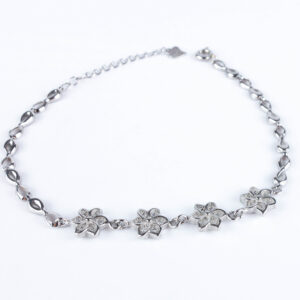 Srebrna bransoletka z kwiatami