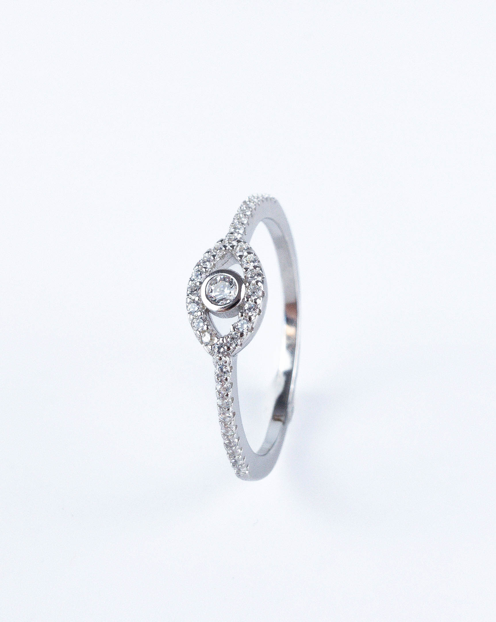 Srebrny pierścionek oko z cyrkoniami - obrazek 2