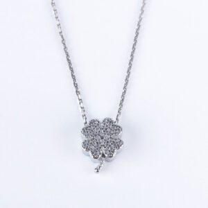 Naszyjnik koniczyna z cyrkoniami – wisiorek koniczynka