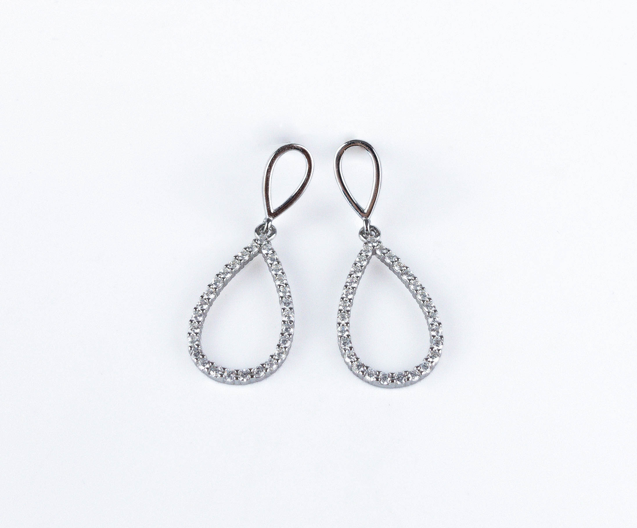 Srebrne kolczyki łezki z cyrkoniami eleganckie kolczyki