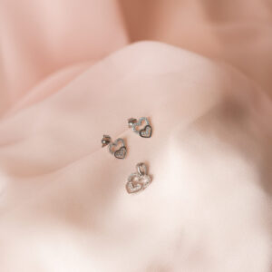 Srebrny zestaw kolczyki i zawieszka serca z cyrkoniami