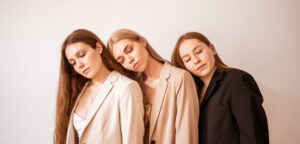 Read more about the article Dlaczego nosimy biżuterię? Jak biżuteria na Nas wpływa?